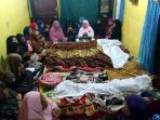 jenazah-satu-keluarga-tewas-dibunuh_20170410_093146.jpg