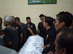 jenazah-sugimin-anggota-dprd-kabupaten-sragen-tiba-di-rumah-duka.jpg
