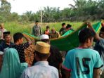 jenazah-yang-dibonceng-sepeda-motor-dikuburkan-senin-2373018-je_20180725_053559.jpg