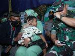 jenderal-dudung-jenguk-anak-dari-sertu-eka-korban-kkb.jpg