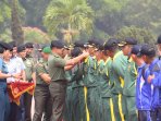 jenderal-tni-gatot-nurmantyo-serahkan-medali-piala-panglima-tni_20150922_184316.jpg