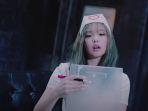 jennie-di-video-klip-lovesick-girls.jpg