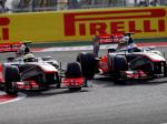 jenson-button-berduel-dengan-rekannya-sergio-perez.jpg