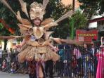 jepara-batik-dan-tenun-carnival_20160418_212329.jpg