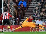 jermaine-defoe-simone-mignolet_20170102_224820.jpg
