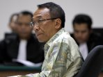 jero-wacik-jalani-sidang-perdana-di-pengadilan-tipikor_20150922_161217.jpg