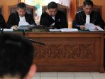 jero-wacik-tidak-hadiri-sidang-perdana-prapreadilan_20150420_172205.jpg