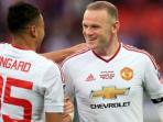 jesse-lingard-dan-wayne-rooney_20160805_002346.jpg