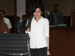 jessica-kumala-wongso-divonis-20-tahun-penjara_20161027_215802.jpg