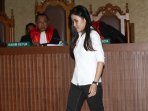jessica-kumala-wongso-divonis-20-tahun-penjara_20161027_220505.jpg
