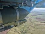jet-su-34-rusia-membawa-bom-luncur-fab-3000-ke-wilayah-ukraina.jpg