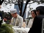 jevin-julian-dan-rinni-wulandari-melangsungkan-akad-nikah_20170507_202548.jpg