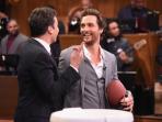 jimmy-fallon-dan-aktor-matthew-mcconaughey_20141110_151153.jpg