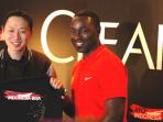 johan-lie-senior-brand-manager-clear-dan-andy-cole_20150306_233100.jpg