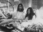 john-lennon-and-yoko-1971_640x310_20150326_155247.jpg