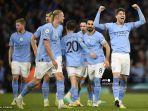 john-stones-kanan-merayakan-gol-kedua.jpg