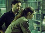 johnny-galecki-dan-matilda-anna-ingrid-lutz-dalam-film-rings-2017.jpg