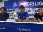joko-susilo-bersama-dengan-pemainnya-gian-zola.jpg