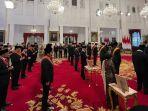 joko-widodo-jokowi-menganuggerahkan-tanda-jasa-dan-tanda-kehormatan-ke-para-tokoh-pejabat.jpg