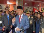 jokowi-bantah-ada-transaksi-politik-di-pemberian-pangkat-kehormatan-prabowo.jpg