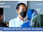 jokowi-berikan-santunan-pada-keluarga-kri-nanggala.jpg