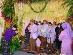jokowi-bersama-keluarga-mengantar-putra-bungsunya-kaesang-pangare.jpg