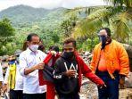 jokowi-copot-jaket-nih3.jpg
