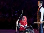 jokowi-dan-bulan-karunia_20181007_092827.jpg