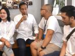 jokowi-dan-iriana-ngopi-di-kedai-kopi-tuku_20170703_052658.jpg