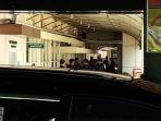 jokowi-dan-jan-ethes-jenguk-la-lembah-manah.jpg