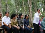 jokowi-dan-puan-nih2_20150420_133923.jpg