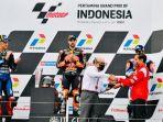 jokowi-di-podium-motogp-mandalika-2022.jpg