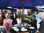 jokowi-di-rest-area.jpg
