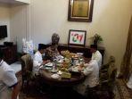 jokowi-disuguhkan-ikan-bakar.jpg