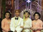 jokowi-gibran-selvi-dan-orangtua_20180403_104942.jpg