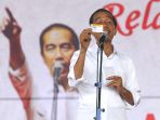 jokowi-hadiri-kampanye-dan-apel-akbar-kesetiaan-buruh-di-soreang_20190409_213425.jpg