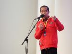 jokowi-hadiri-puncak-reuni-kagama_20180922_191621.jpg