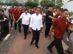jokowi-isi-akhir-pekan-dengan-jalan-jalan-pakai-mrt_20190420_204759.jpg