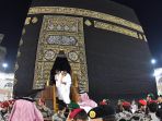 jokowi-laksanakan-ibadah-umroh-dalam-masa-tenang-kampanye_20190415_233841.jpg