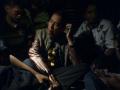 jokowi-lesehan-nonton-arkarna.jpg