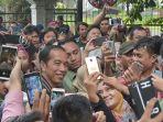 jokowi-memanfaatkan-hari-libur-tahun-baru-selasa-112019.jpg