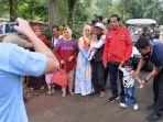 jokowi-mengajak-cucunya-jan-ethes-srinarendra.jpg