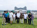 jokowi-mengajak-para-pimpinan-lembaga-negara-jalan-di-ikn.jpg