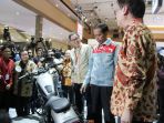 jokowi-meninjau-pameran-otomotif-iims-2018_20180419_172251.jpg