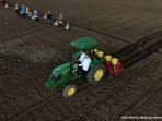 jokowi-naik-traktor-di-jeneponto.jpg