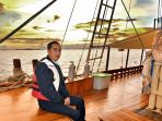 jokowi-nikmati-sunset-dari-atas-kapal-pinisi-di-labuan-bajo_20200119_225526.jpg
