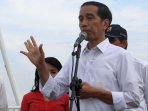 jokowi-resmikan-jembatan-terpanjang-di-kalimantan_20160323_024231.jpg