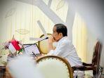 jokowi-saat-konferensi-video-dari-bandar-udara-internasional-sultan-aji-muhammad-sulaiman.jpg