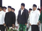jokowi-sarung-hijau-senin-malam.jpg