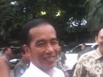 jokowi-senyum_20150126_192142.jpg
